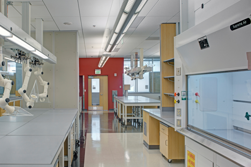 ©  R.E ARCH & Works Constructions Construction Company